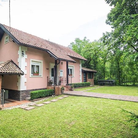 Hotel Nika Čatrnja Zewnętrze zdjęcie